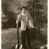 Errol-Flynn-4-acrowd